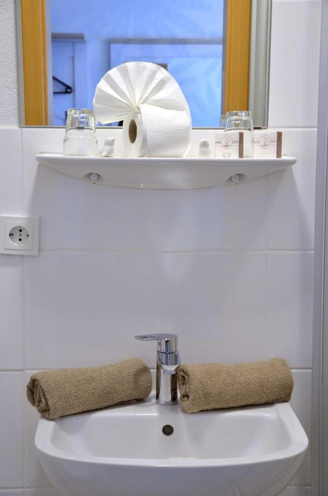 Hotel Zur Seerobbe Cuxhaven Luaran gambar